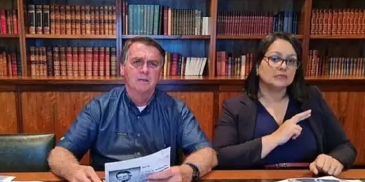 Bolsonaro não inicia transmissão semanal ao vivo; Secom não se pronuncia