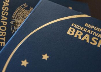 Polícia Federal suspende confecção de novos passaportes