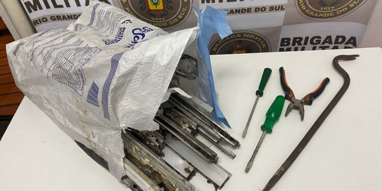 Homem é preso em flagrante após arrombar casa no bairro 1º de Maio em Farroupilha