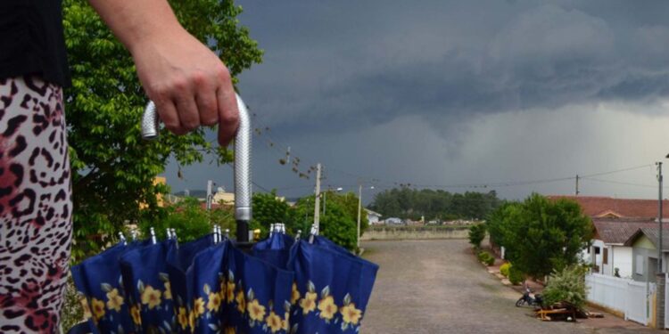 DOMINGO COMEÇA ABAFADO E TERÁ MUDANÇA NO TEMPO COM CHUVA E RISCO DE TEMPORAIS