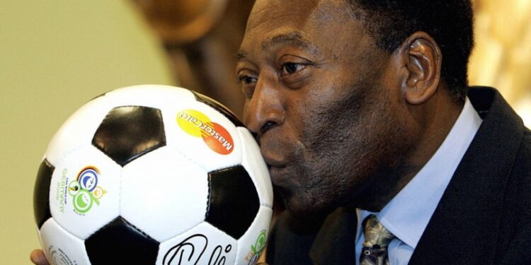 Morre Pelé, aos 82 anos, o maior jogador da história