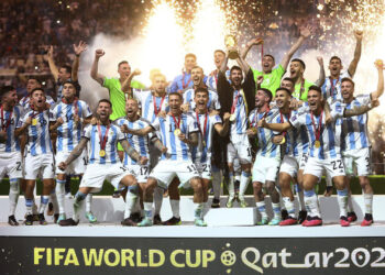 Argentina conquista o tricampeonato mundial e consagra Lionel Messi