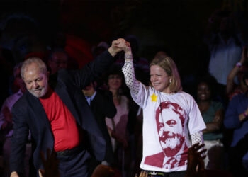 Gleisi Hoffmann continua na presidência do PT e não terá ministério, decide Lula