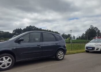 Homem de 30 anos é pego pela BM dirigindo sem CNH e com IPVA vencido em Nova Roma do Sul