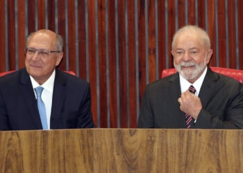 Lula e Alckmin são diplomados no TSE