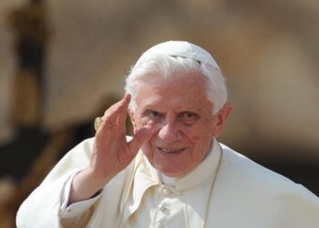 Morre papa emérito Bento XVI, aos 95 anos, em Roma