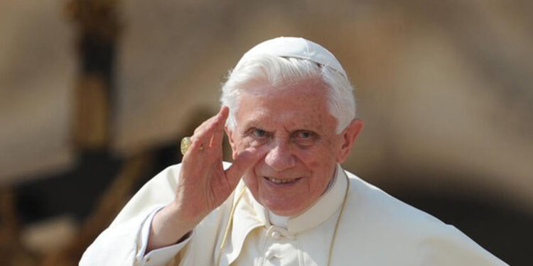 Morre papa emérito Bento XVI, aos 95 anos, em Roma