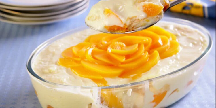 Pavê de pêssego em calda