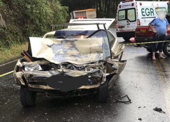 Acidente entre cinco veículos deixa uma pessoa morta na ERS-122, entre Antônio Prado e Flores da Cunha