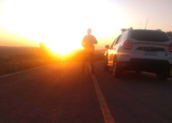 Mais um condutor é pego pela BM dirigindo com CNH vencida no centro de Nova Roma do Sul