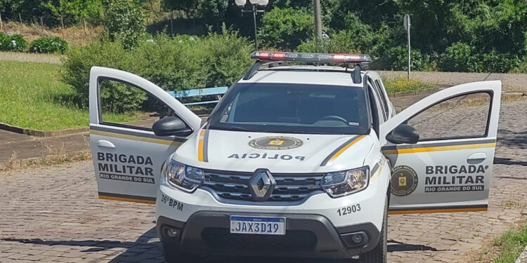 BM prende homem com drogas na meia e em prisão domiciliar no interior de Nova Roma do Sul