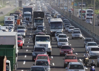 Atenção nas estradas: fluxo intenso de veículos no fim de semana do Réveillon