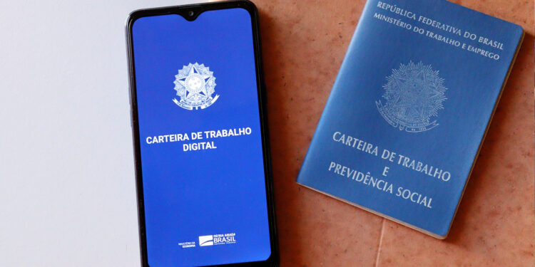 Carteira de trabalho digital: como funciona e o que muda para empresas?