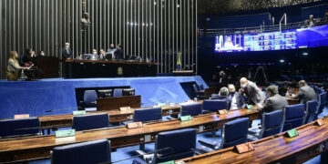 Deputados estaduais aumentam em 25,6% o valor da cota que banca desde telefone a passagens aéreas