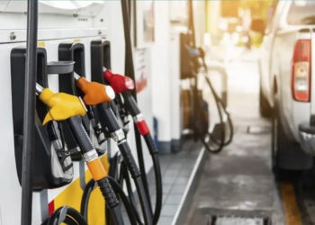 Preço médio da gasolina nos postos do país varia até 25,6% em um ano