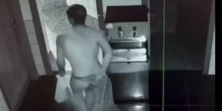 Ladrão é flagrado de calcinha fio dental durante roubo em colégio