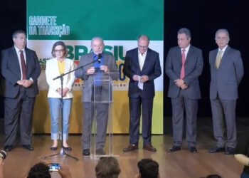 Lula anuncia Haddad, Rui Costa, José Múcio, Dino e Mauro Vieira como ministros do futuro governo