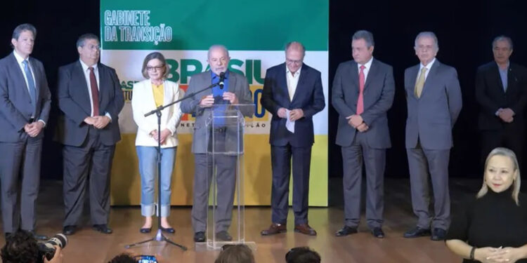 Lula anuncia Haddad, Rui Costa, José Múcio, Dino e Mauro Vieira como ministros do futuro governo