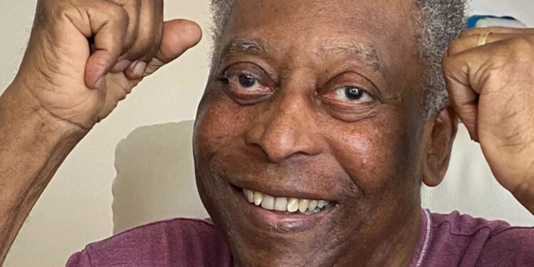 PELÉ COMPLETA HOJE UM MÊS DE INTERNAÇÃO