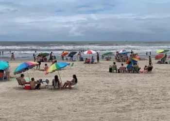 Sexta-feira de fim de ano terá sol e muito calor no RS