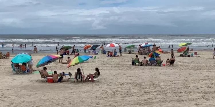 Sexta-feira de fim de ano terá sol e muito calor no RS