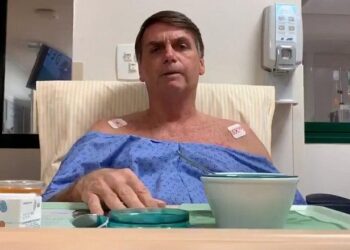 Bolsonaro é internado nos Estados Unidos após sentir “dores abdominais”