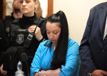 Alexandra Dougokenski é condenada a 30 anos e dois meses de reclusão e mais seis meses de detenção por assassinato do filho em Planalto