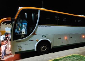 Ônibus com turistas gaúchos que viajavam ao Uruguai é assaltado no norte do RS