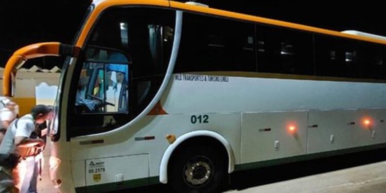 Ônibus com turistas gaúchos que viajavam ao Uruguai é assaltado no norte do RS