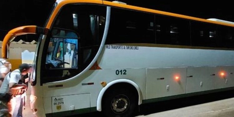 Ônibus com turistas gaúchos que viajavam ao Uruguai é assaltado no norte do RS
