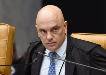 Moraes pede à PGR suspensão da posse de deputados envolvidos nos atos do dia 8