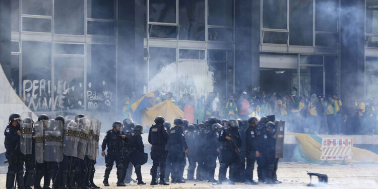 Moraes proíbe a entrada de ônibus com manifestantes no DF