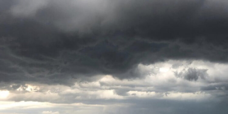 Chuva forte, frente fria e granizo; confira a previsão do tempo
