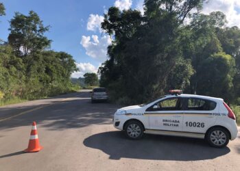 Homem sem habilitação é pego pela BM no interior, na Linha Trajano dirigindo sem habilitação