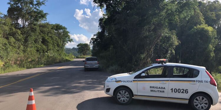 Homem sem habilitação é pego pela BM no interior, na Linha Trajano dirigindo sem habilitação