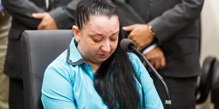 Alexandra acusa ex por morte do filho e relata ameaça em júri do Caso Rafael: ‘disse que ia matar toda a minha família’