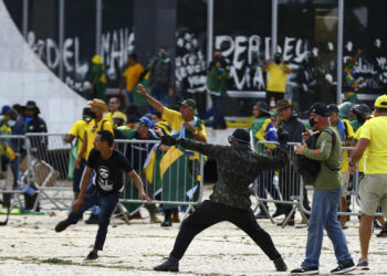 Ao menos 1,2 mil pessoas que estavam acampadas no DF são detidas