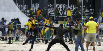 Ao menos 1,2 mil pessoas que estavam acampadas no DF são detidas
