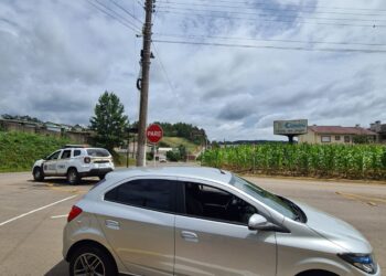 HOMEM DE 45 ANOS É PEGO COM DROGA NO VEÍCULO E COM CNH CASSADA EM NOVA ROMA DO SUL