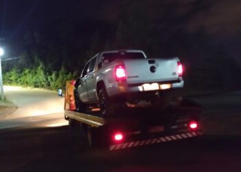 Uma jovem de 18 anos foi presa com carro furtado em Flores da Cunha