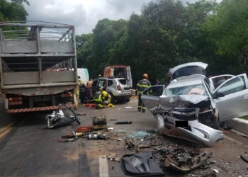 Mulher grávida morre e outras três pessoas ficam feridas em acidente