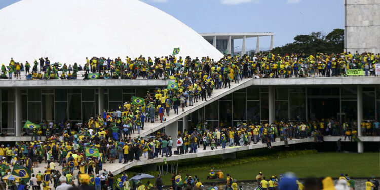 Entidades divulgam notas de repúdio contra invasões antidemocráticas