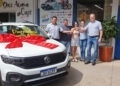 Santa Clara entrega veículo zero km para ganhadora em Nova Roma do Sul