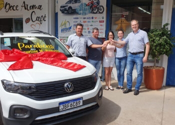 Santa Clara entrega veículo zero km para ganhadora em Nova Roma do Sul