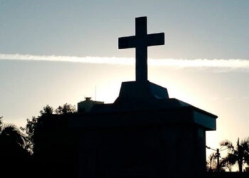 Túmulo é arrombado e cadáver tem dentes de ouro roubados em Muitos Capões