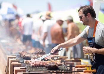 Churrasco com o maior número de assadores do mundo será realizado na praia de Atlântida, no dia 28.