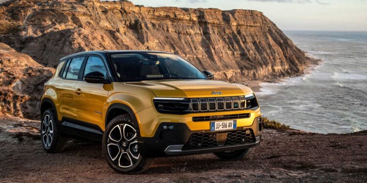 Irmão menor do Renegade, Jeep Avenger é o Carro do Ano 2023 na Europa