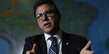 Ministro recua de ideia de fim do saque-aniversário do FGTS