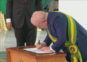 CONHEÇA os primeiros atos assinados pelo presidente Lula