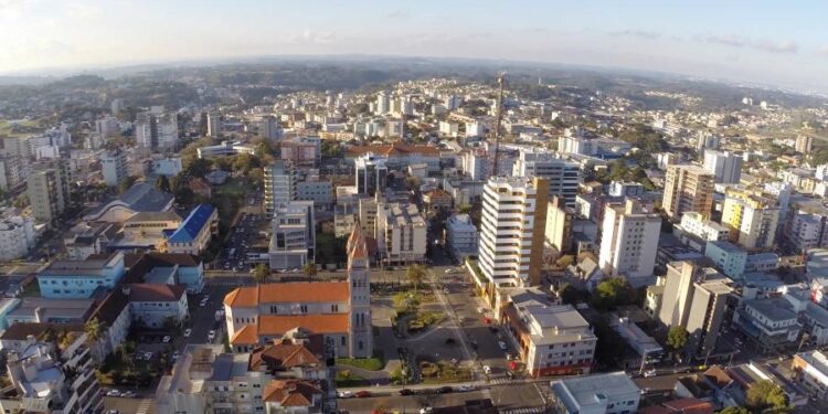 Prefeitura de Farroupilha abre concurso com salários que chegam a R$ 19 mil